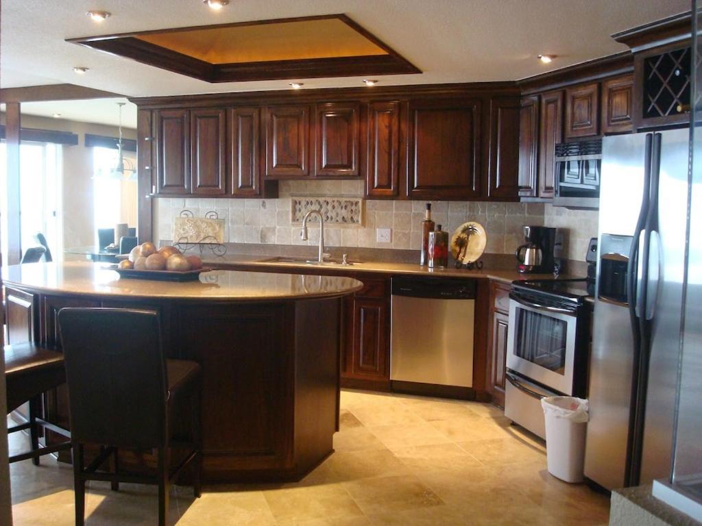 Appartamento 'Luxury Oceanfront Penthouse With Pools, Jacuzzis And Spectacular Ocean Views' Rosarito Esterno foto