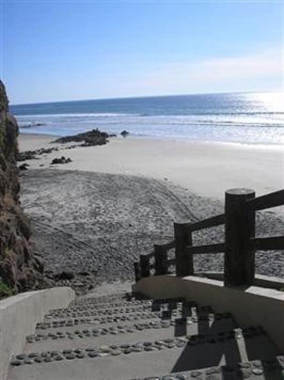 Appartamento 'Luxury Oceanfront Penthouse With Pools, Jacuzzis And Spectacular Ocean Views' Rosarito Esterno foto