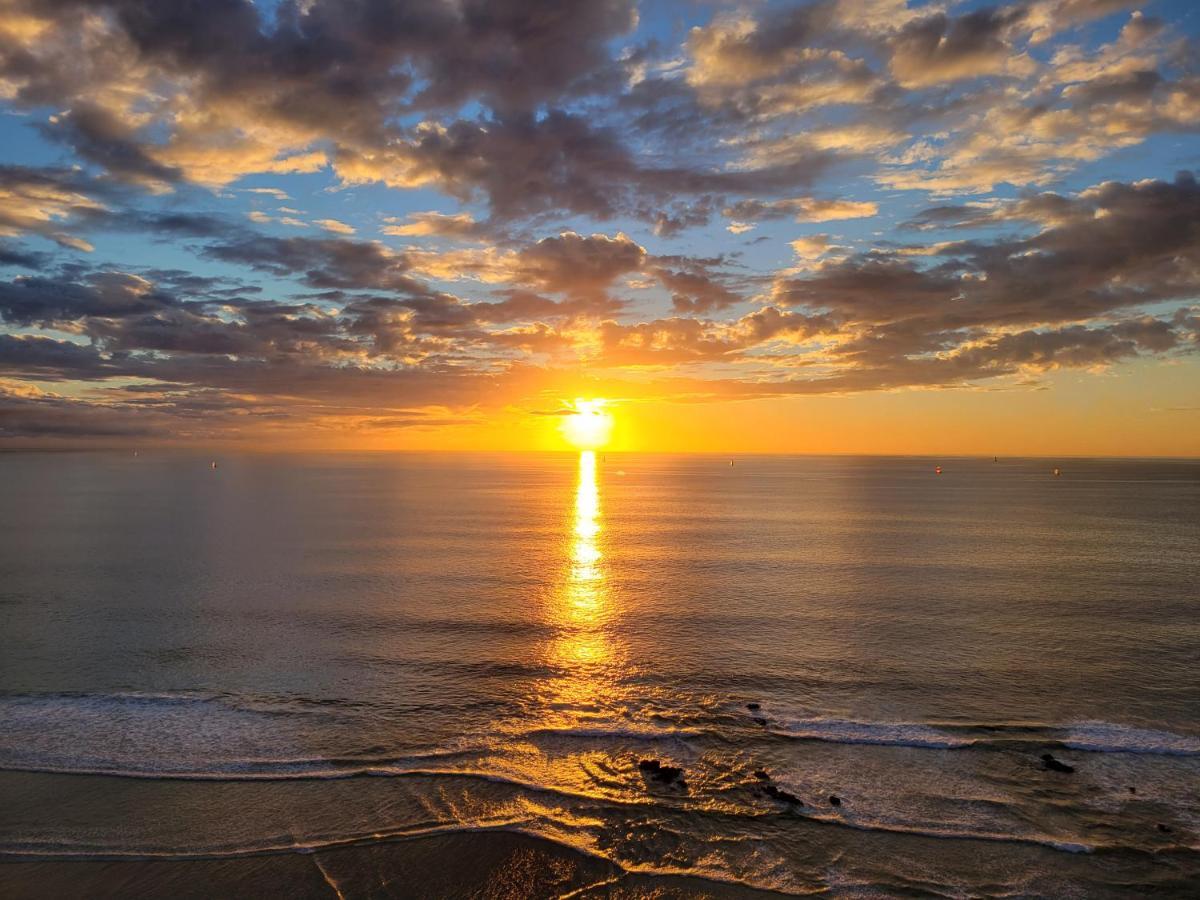 Appartamento 'Luxury Oceanfront Penthouse With Pools, Jacuzzis And Spectacular Ocean Views' Rosarito Esterno foto