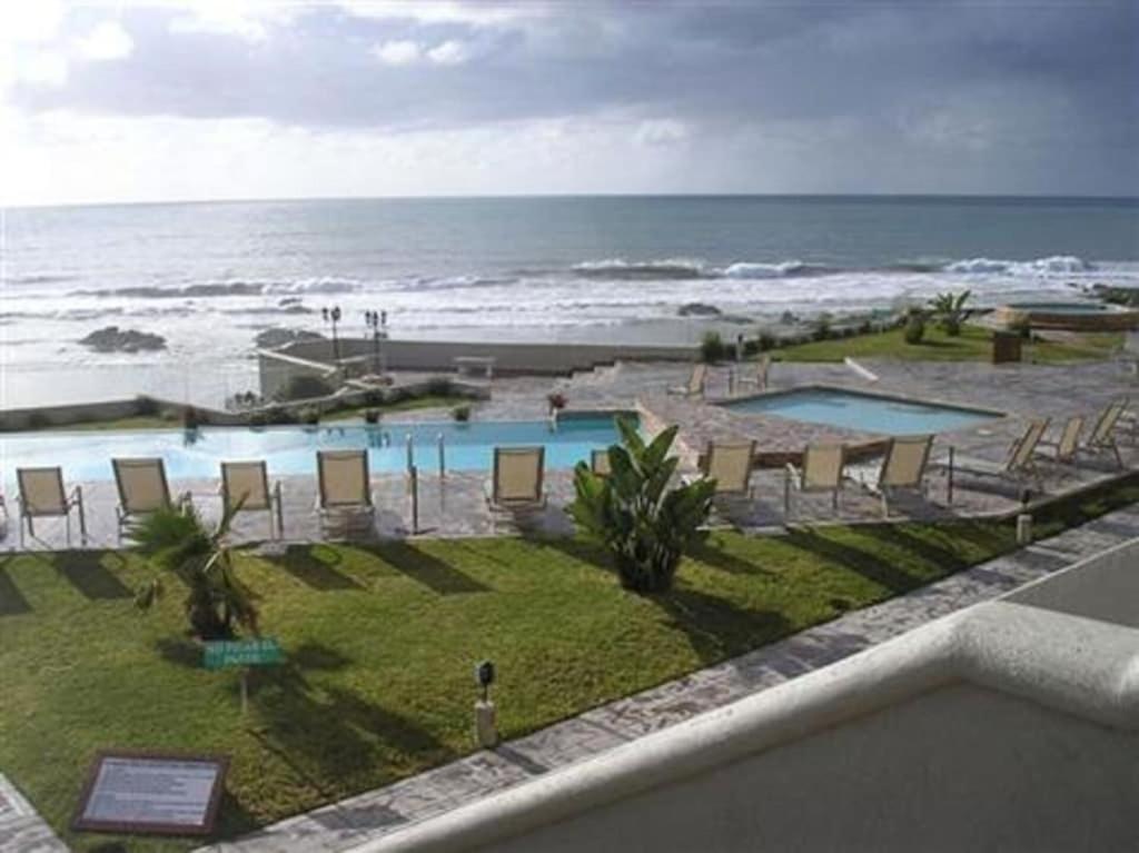 Appartamento 'Luxury Oceanfront Penthouse With Pools, Jacuzzis And Spectacular Ocean Views' Rosarito Esterno foto