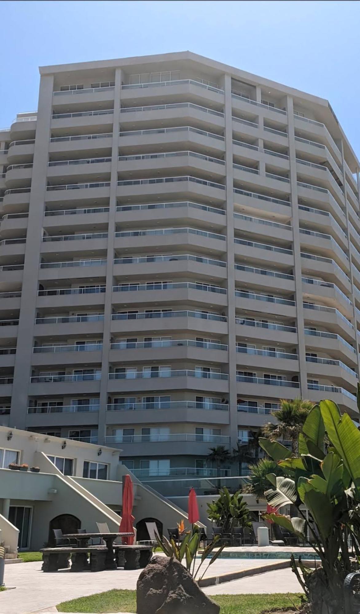 Appartamento 'Luxury Oceanfront Penthouse With Pools, Jacuzzis And Spectacular Ocean Views' Rosarito Esterno foto